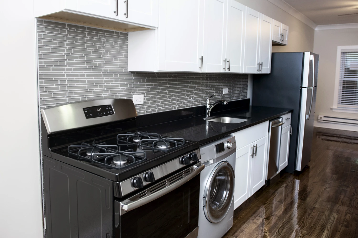 726 W Roscoe St Apt 2S, Chicago IL properties 724-32-w-roscoe-st-chicago-il-60657-lake-view 726-2s