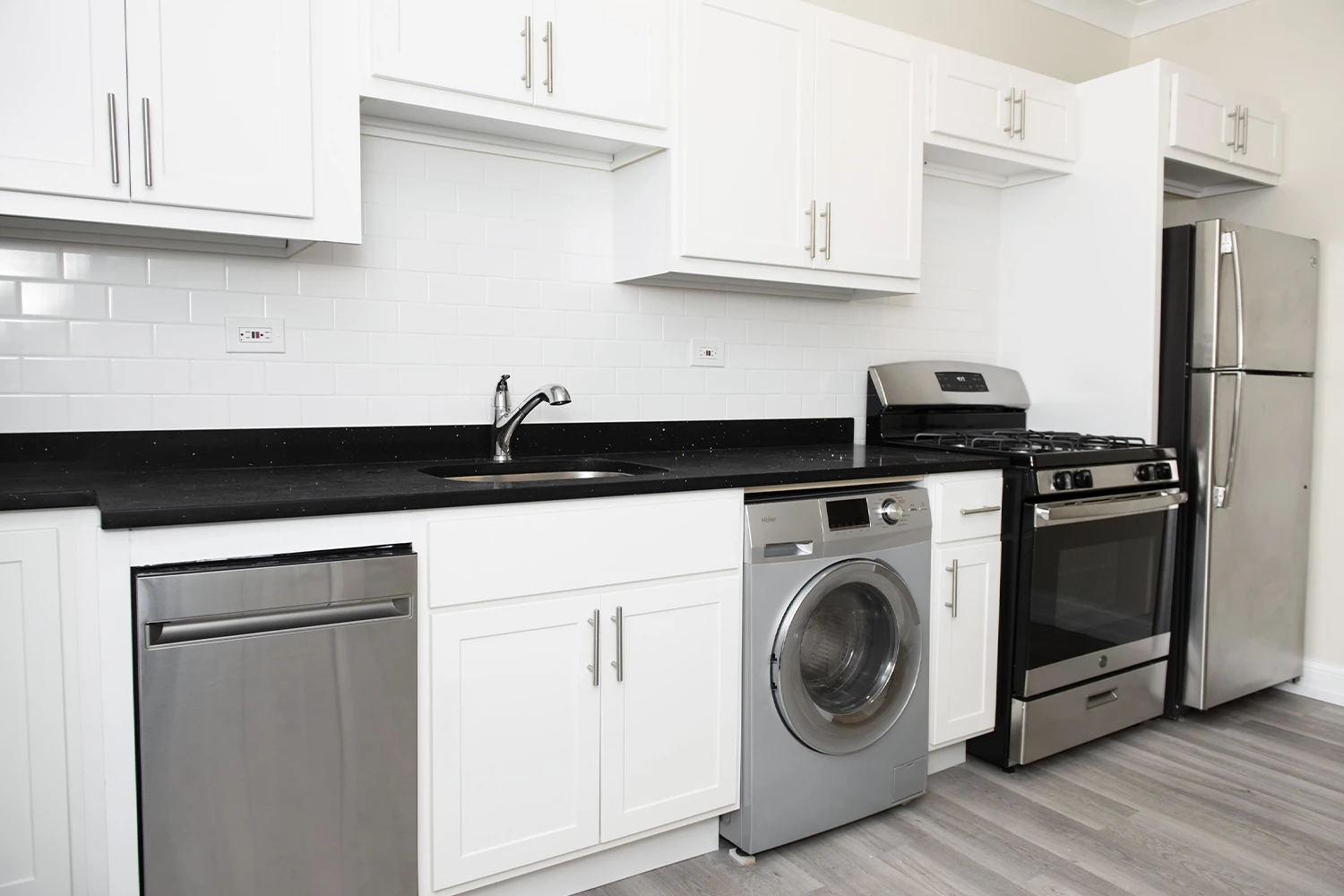 730 W Roscoe St Apt 1N, Chicago IL properties 724-32-w-roscoe-st-chicago-il-60657-lake-view 730-1n