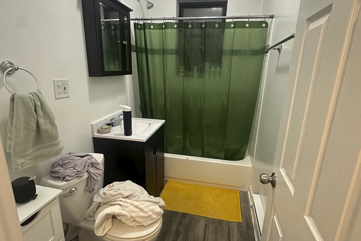 730 W Roscoe St Apt 2N, Chicago IL properties 724-32-w-roscoe-st-chicago-il-60657-lake-view 730-2n