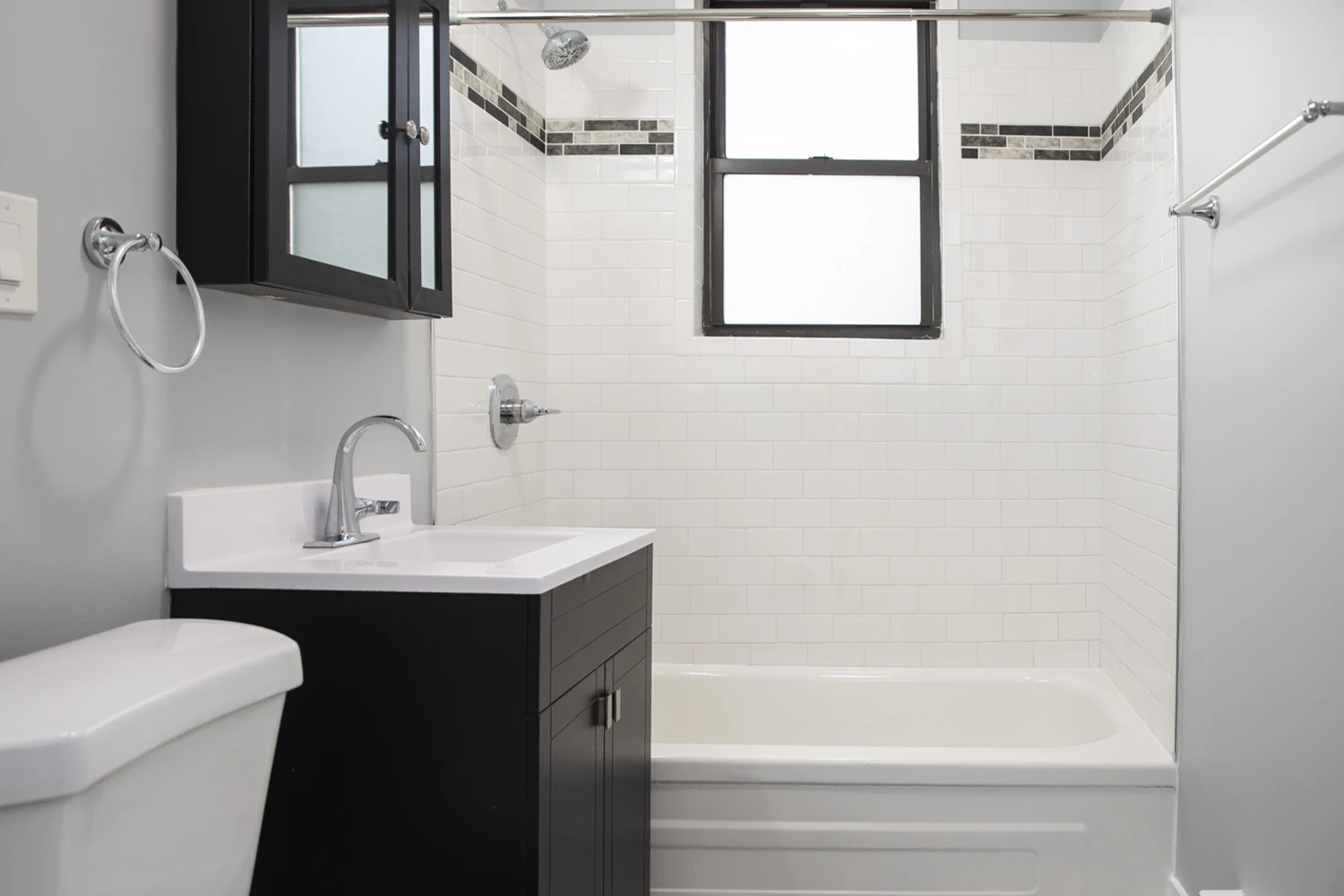 730 W Roscoe St Apt 3N, Chicago IL properties 724-32-w-roscoe-st-chicago-il-60657-lake-view 730-3n