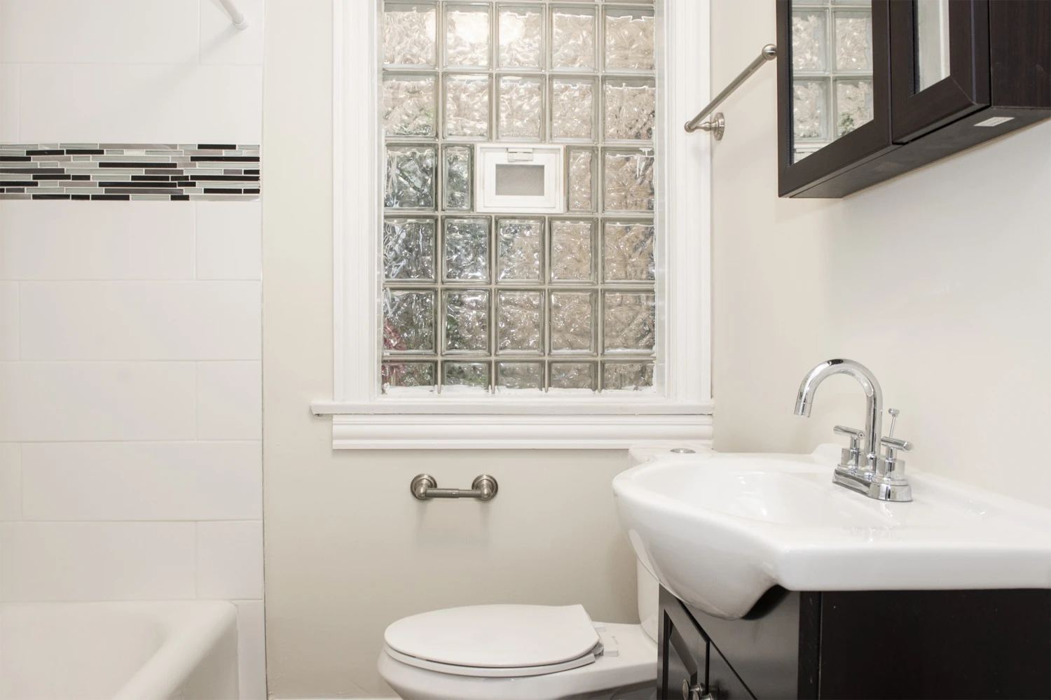 731 Elm St Apt 202, Winnetka IL properties 731-35-elm-street-winnetka-il-60093 731-202