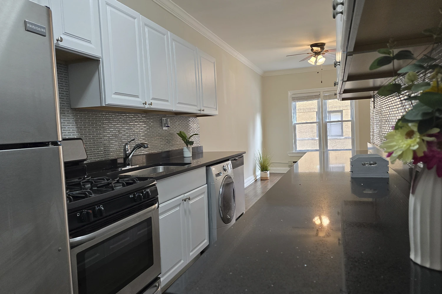 732 W Roscoe St Apt 1N, Chicago IL properties 724-32-w-roscoe-st-chicago-il-60657-lake-view 732-1n