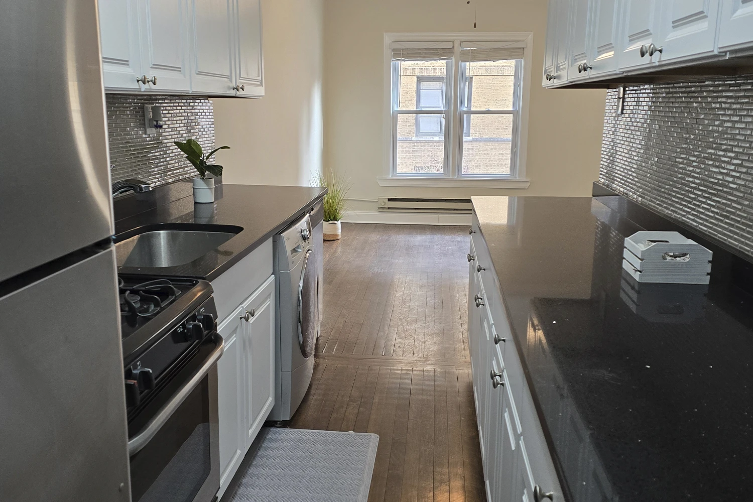 732 W Roscoe St Apt 1N, Chicago IL properties 724-32-w-roscoe-st-chicago-il-60657-lake-view 732-1n