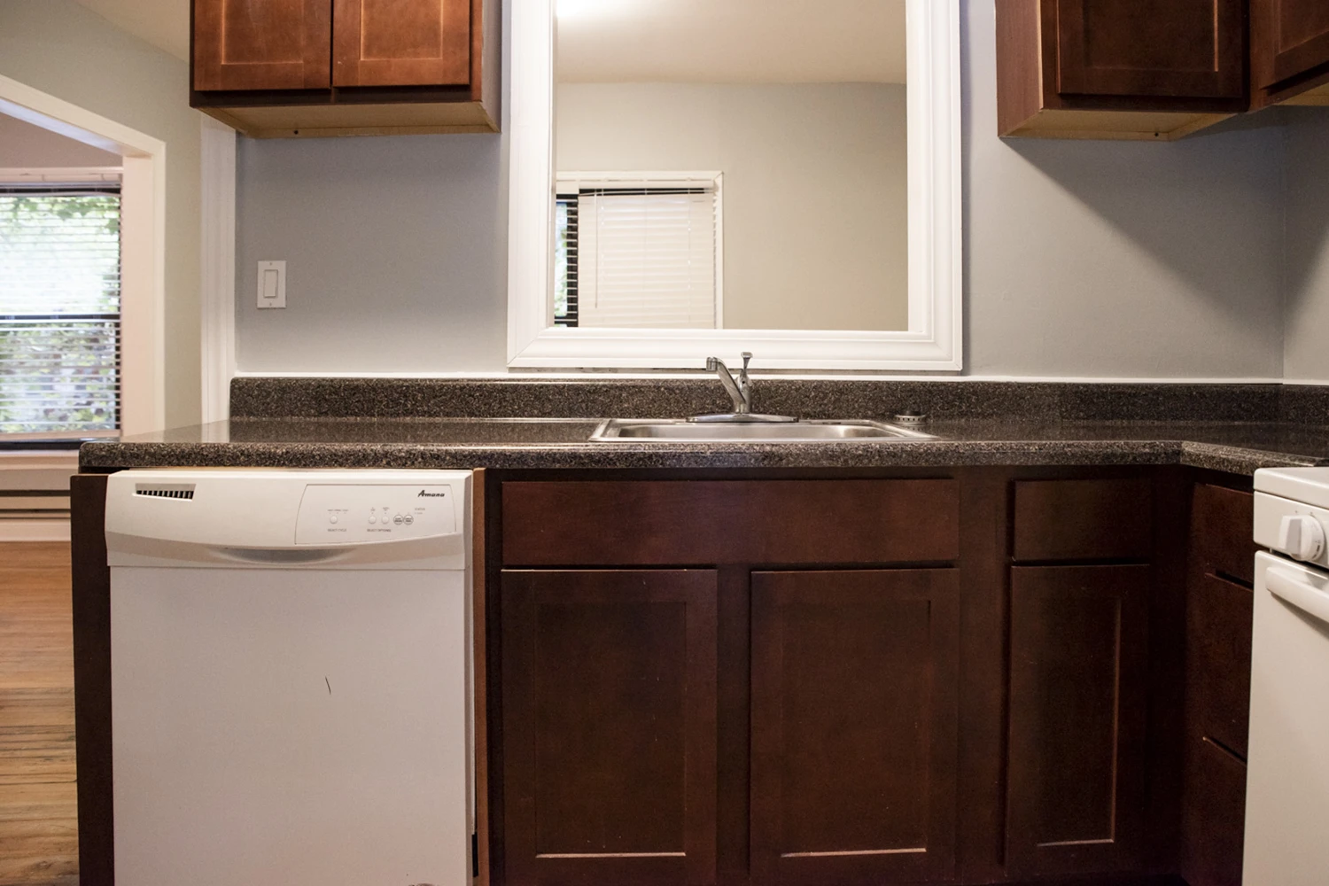 732 W Roscoe St Apt 1S, Chicago IL properties 724-32-w-roscoe-st-chicago-il-60657-lake-view 732-1s