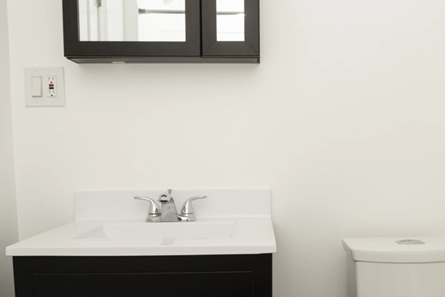 732 W Roscoe St Apt 2S, Chicago IL properties 724-32-w-roscoe-st-chicago-il-60657-lake-view 732-2s