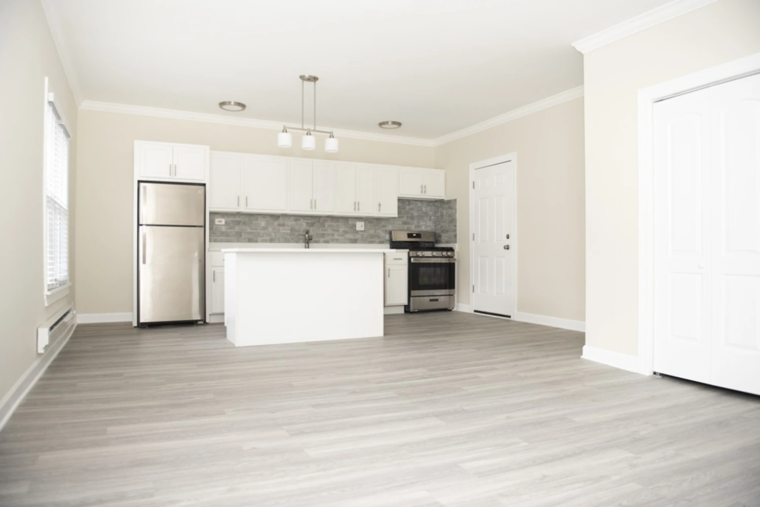 732 W Roscoe St Apt 2S, Chicago IL properties 724-32-w-roscoe-st-chicago-il-60657-lake-view 732-2s