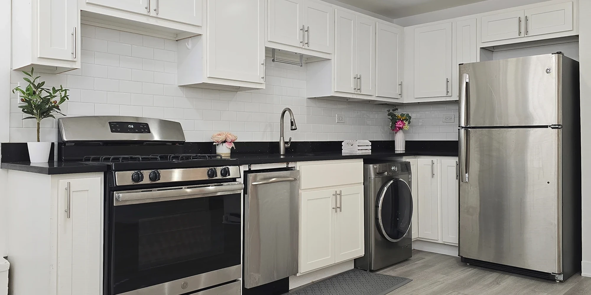 732 W Roscoe St Apt SGA, Chicago IL properties 724-32-w-roscoe-st-chicago-il-60657-lake-view 732-sga