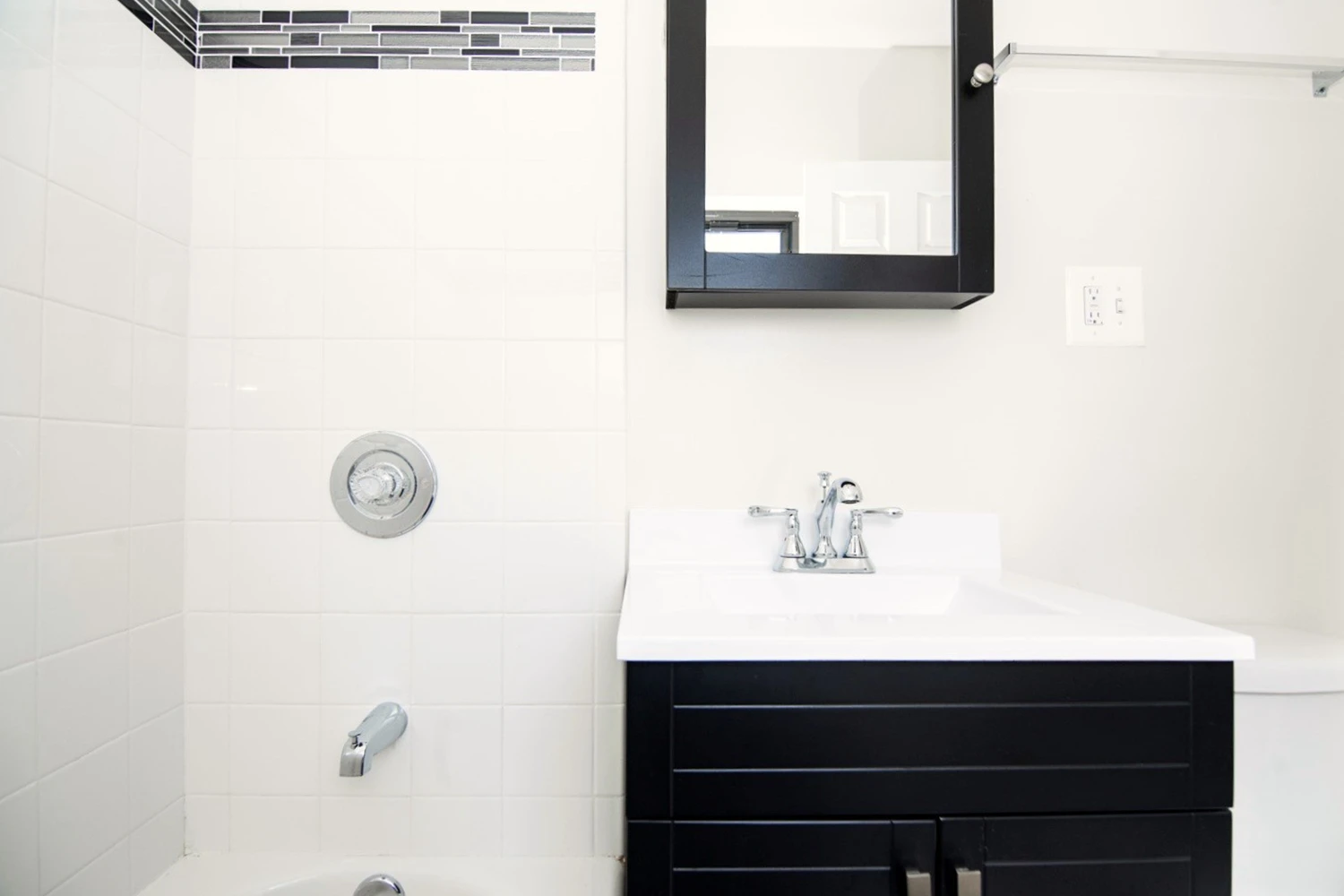 837 W Cornelia Ave Apt 1S, Chicago IL properties 837-39-w-cornelia-chicago-il-60657-lake-view 837-1s