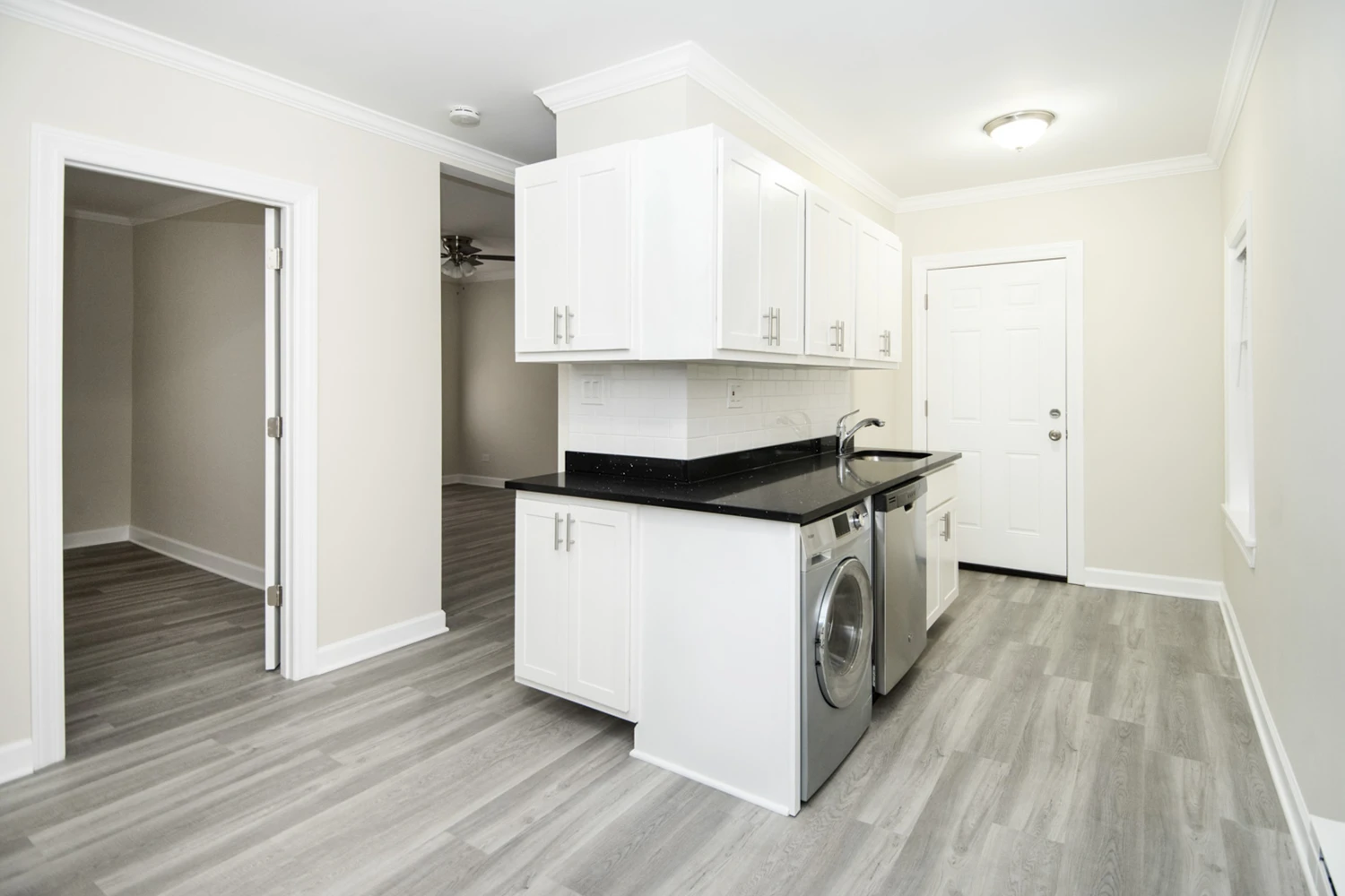 837.5 W Cornelia Ave Apt GDN, Chicago IL properties 837-39-w-cornelia-chicago-il-60657-lake-view 837-5-gdn