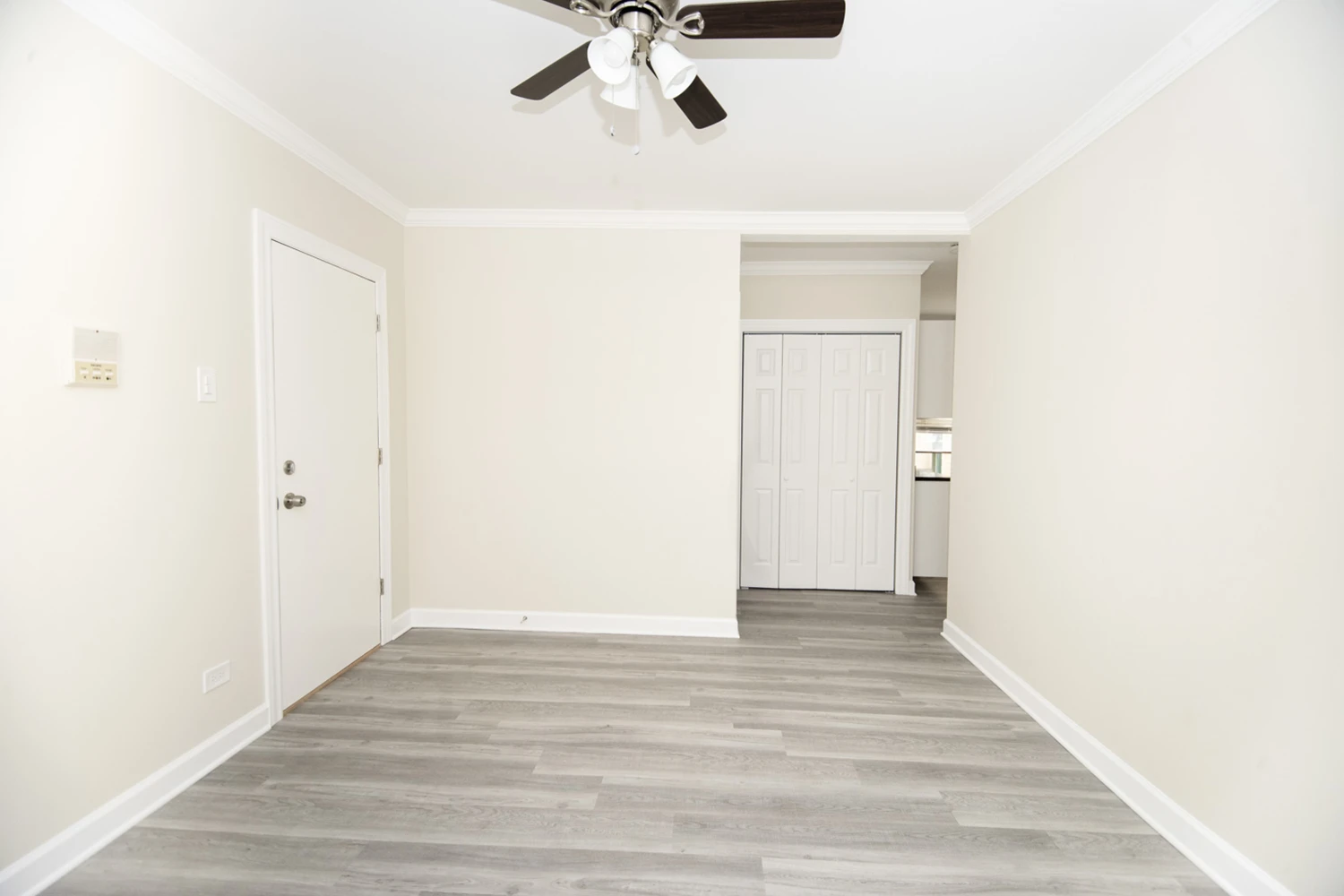 837.5 W Cornelia Ave Apt GDN, Chicago IL properties 837-39-w-cornelia-chicago-il-60657-lake-view 837-5-gdn
