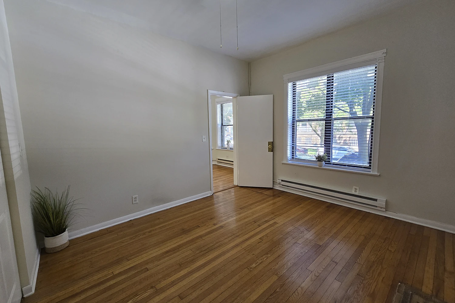 917 W Waveland Ave Apt 1A, Chicago IL properties 915-23-w-waveland-chicago-il-60613-lake-view 917-1a