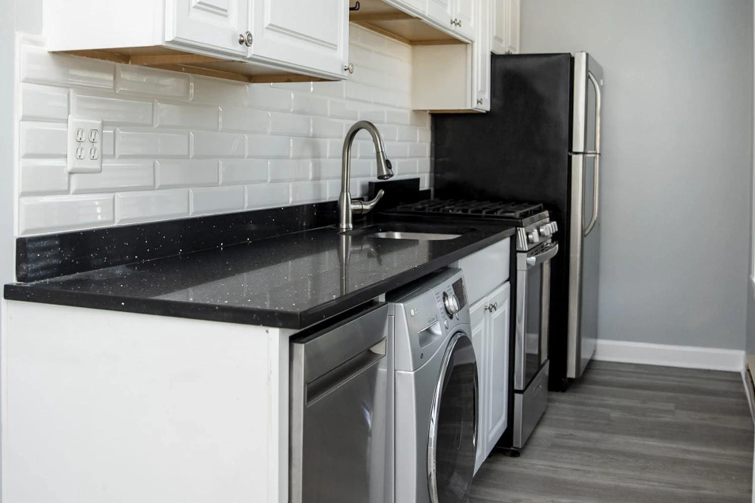 917 W Waveland Ave Apt 2A, Chicago IL properties 915-23-w-waveland-chicago-il-60613-lake-view 917-2a