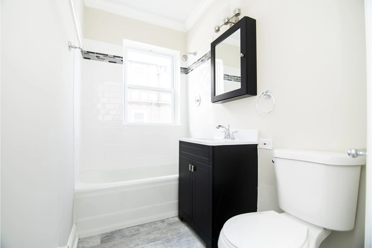 918 Green Bay Rd Apt 2B, Winnetka IL properties 916-20-green-bay-rd-winnetka-il-60093 918-2b