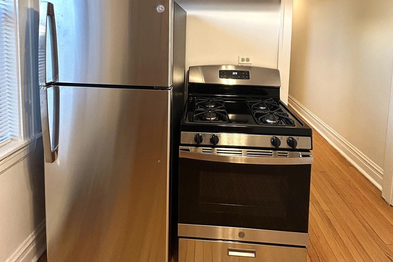 1913 W. Larchmont Ave Apt 3B, Chicago IL properties 1909-13-w-larchmont-ave-chicago-il-60613-north-center 1913-3b   