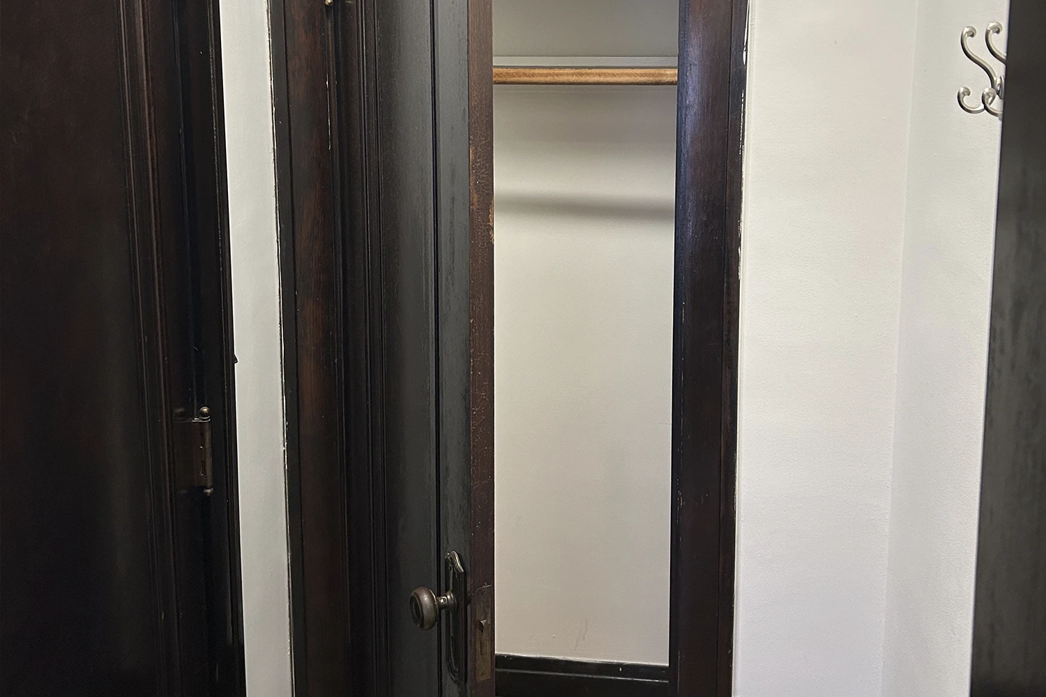 1909 W. Larchmont Ave Apt 3, Chicago IL properties 1909-13-w-larchmont-ave-chicago-il-60613-north-center 1909-3