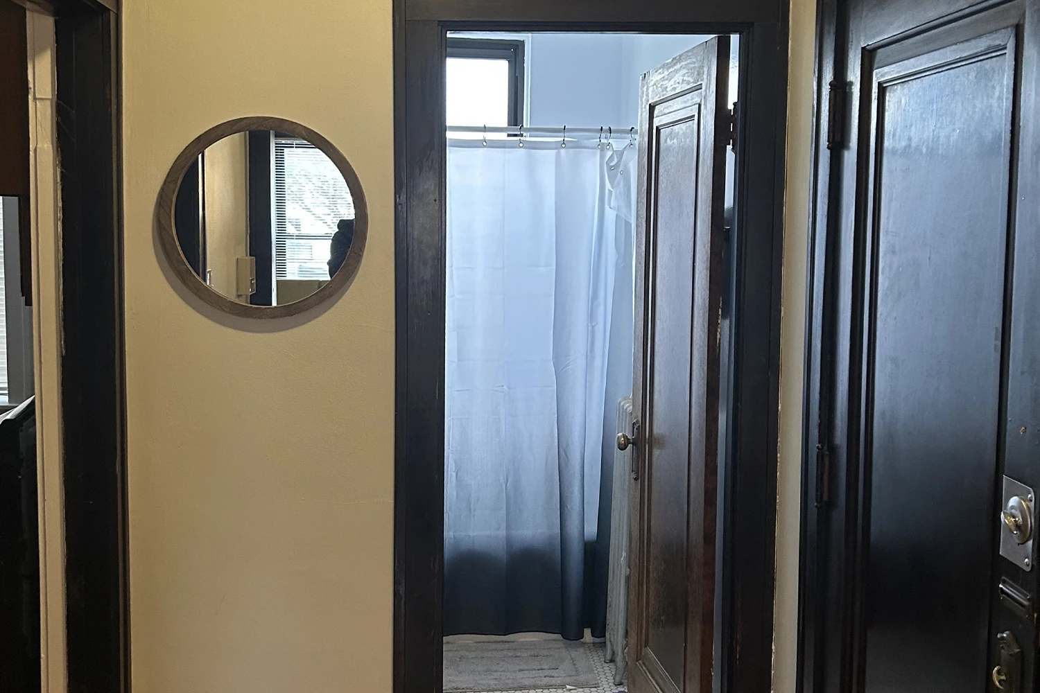 1911 W. Larchmont Ave Apt 2A, Chicago IL properties 1909-13-w-larchmont-ave-chicago-il-60613-north-center 1911-2a   