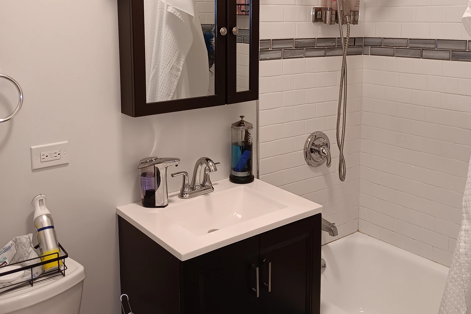 2905 N Mildred Ave Apt 2, Chicago IL properties 2905-09-n-mildred-chicago-il-60657-lake-view 2905-2   