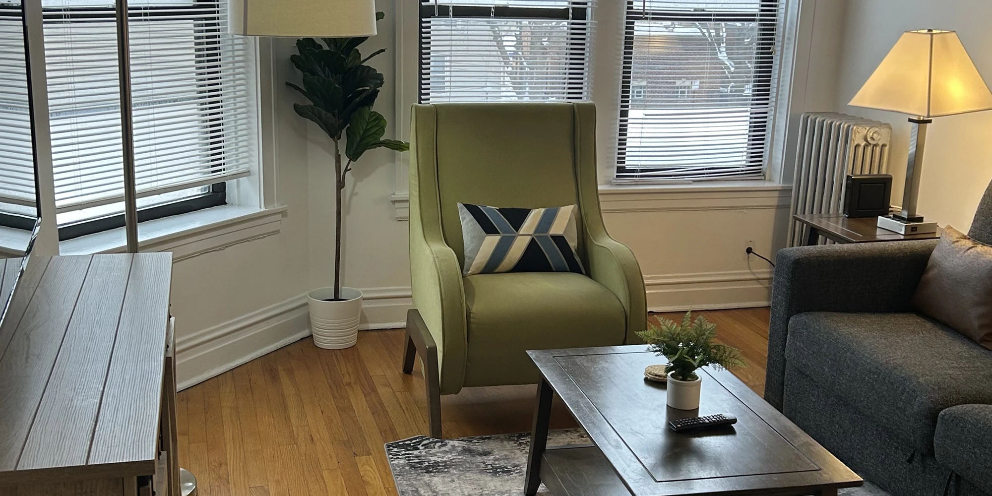 1911 W. Larchmont Ave Apt 2B, Chicago IL properties 1909-13-w-larchmont-ave-chicago-il-60613-north-center 1911-2b   