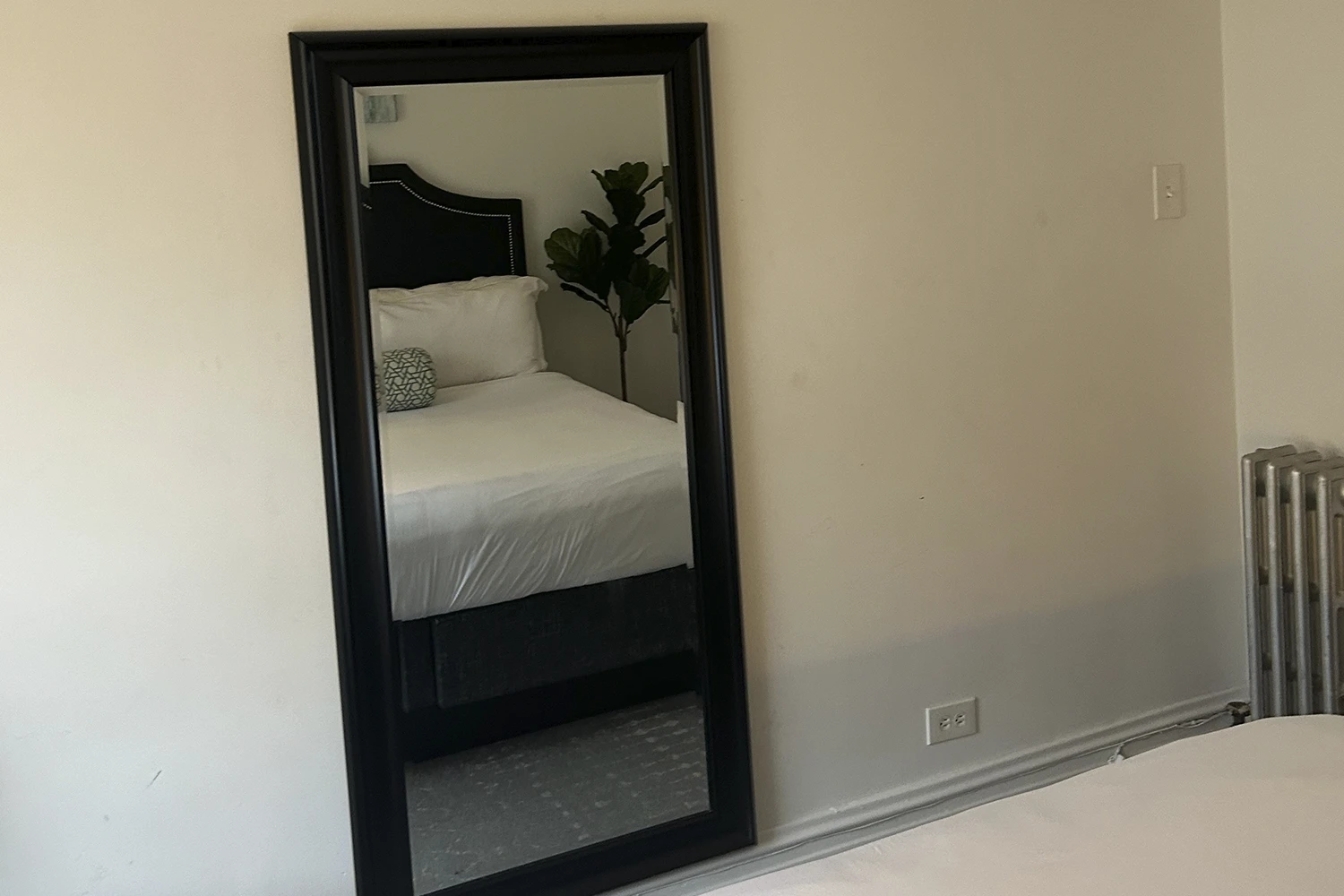 1911 W. Larchmont Ave Apt 2B, Chicago IL properties 1909-13-w-larchmont-ave-chicago-il-60613-north-center 1911-2b   