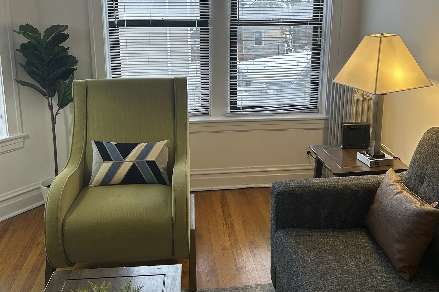 1911 W. Larchmont Ave Apt 2B, Chicago IL properties 1909-13-w-larchmont-ave-chicago-il-60613-north-center 1911-2b   