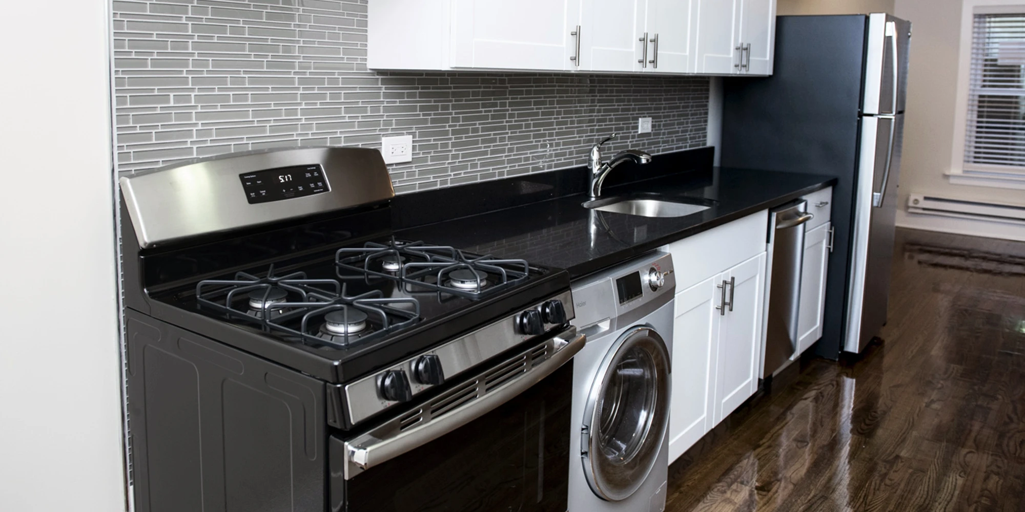 730 W Roscoe St Apt 2S, Chicago IL properties 724-32-w-roscoe-st-chicago-il-60657-lake-view 730-2s