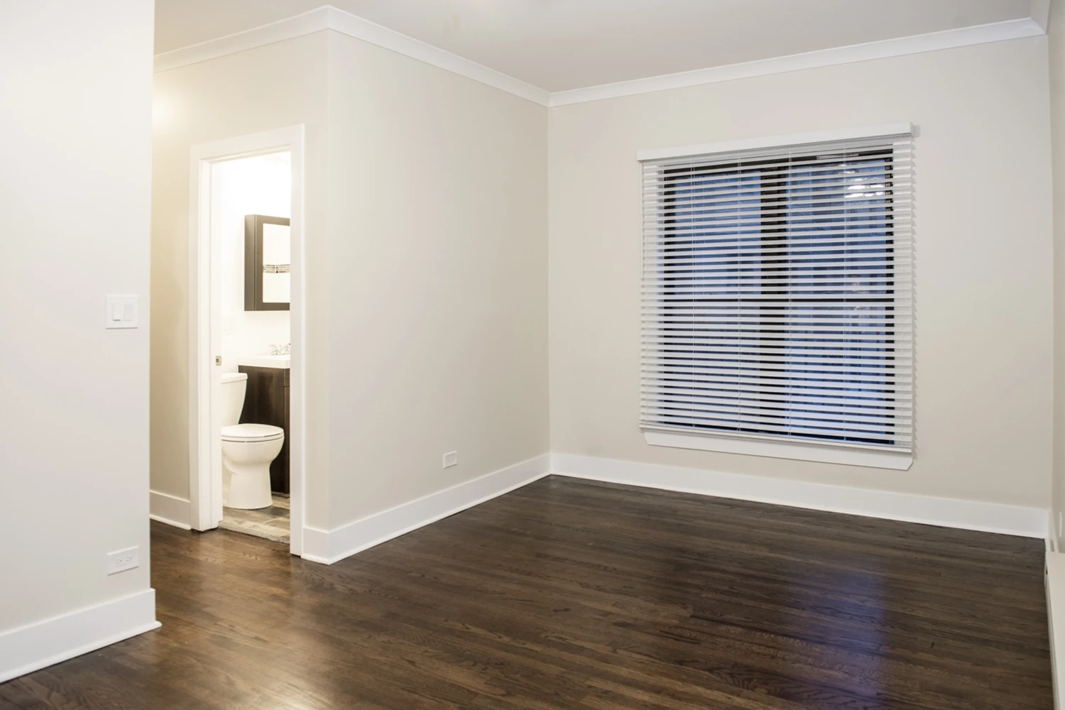 730 W Roscoe St Apt 2S, Chicago IL properties 724-32-w-roscoe-st-chicago-il-60657-lake-view 730-2s