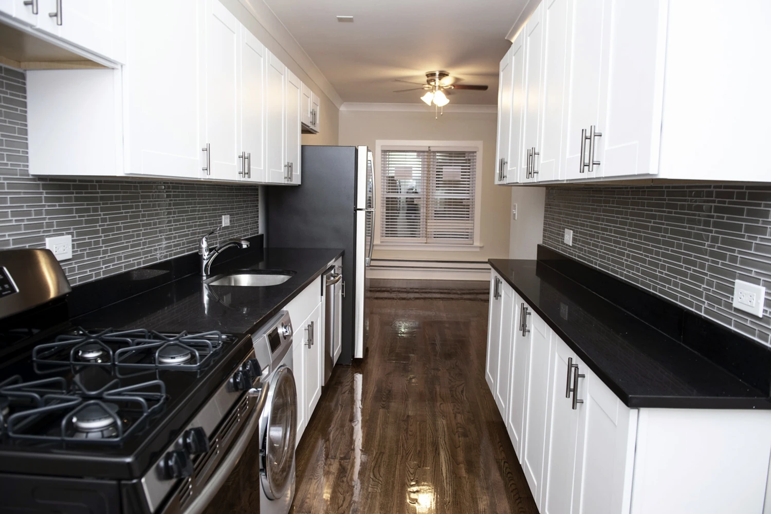 730 W Roscoe St Apt 2S, Chicago IL properties 724-32-w-roscoe-st-chicago-il-60657-lake-view 730-2s