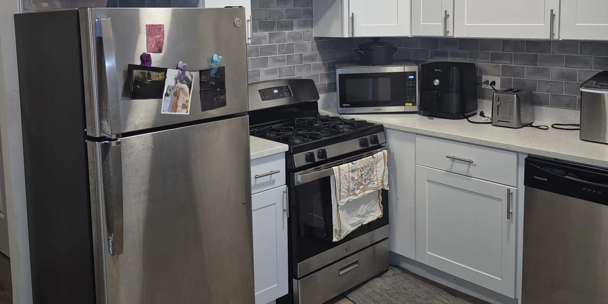 854 W George St Apt 3, Chicago IL properties 2905-09-n-mildred-chicago-il-60657-lake-view 854-3